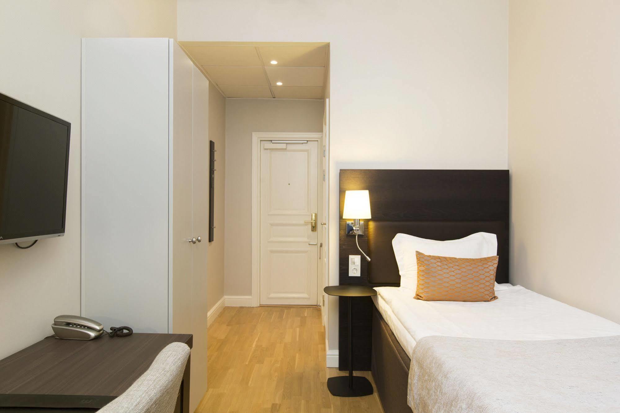 Hotel Elite Adlon 4*