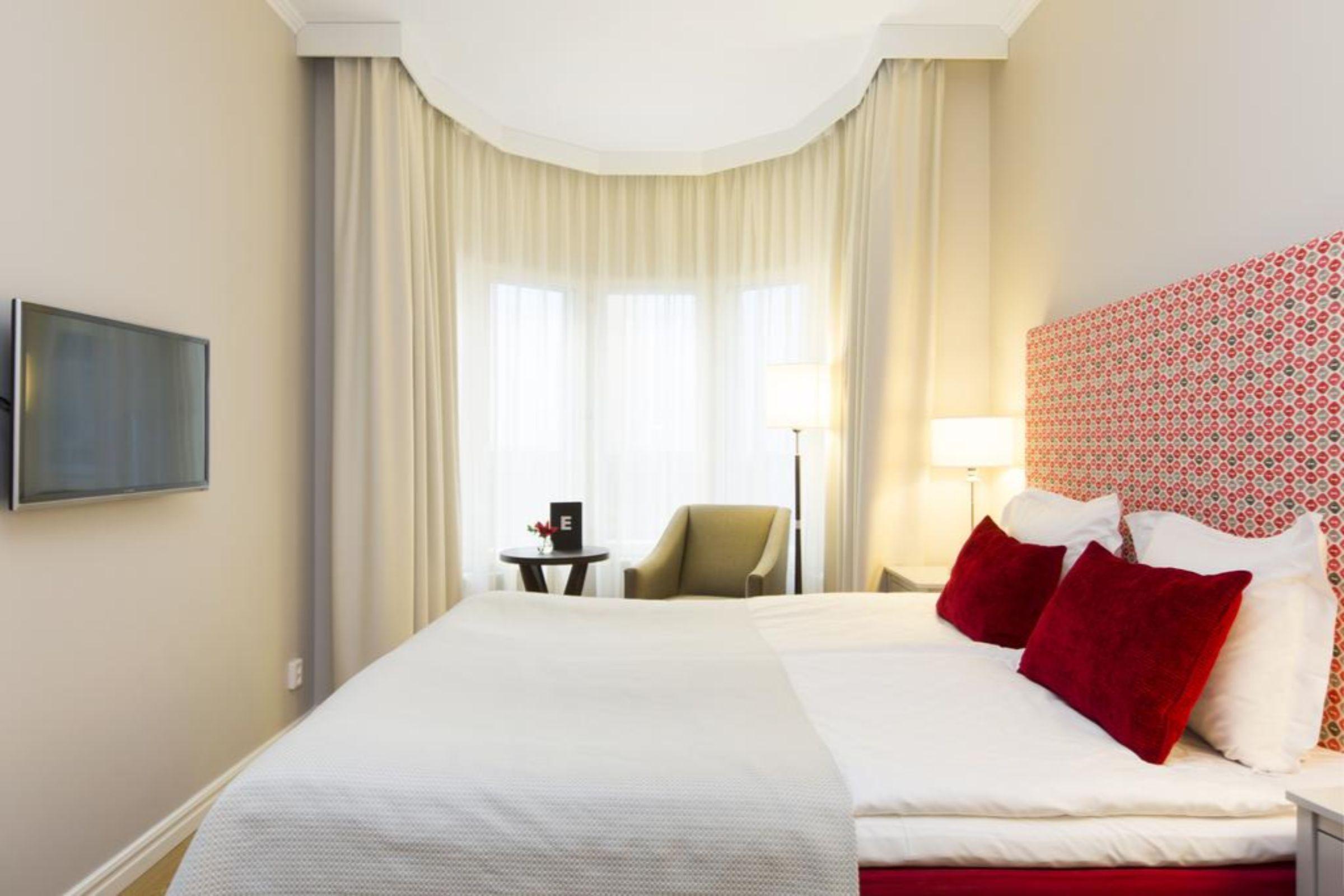 Elite Adlon